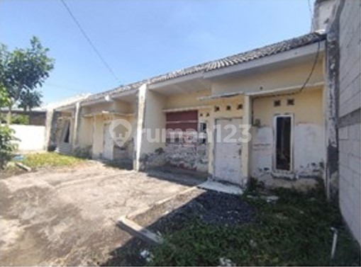 Nice House Close to Provincial Road, School, Health Facilities in Gresik Nice House Close to Provincial Road, School, Health Facilities in Gresik