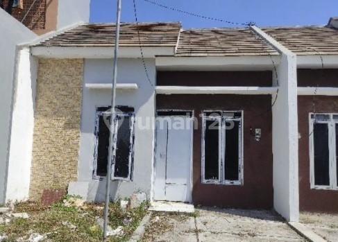 Nice House Near Provincial Road, Schools, Health Facilities in Gresik 2