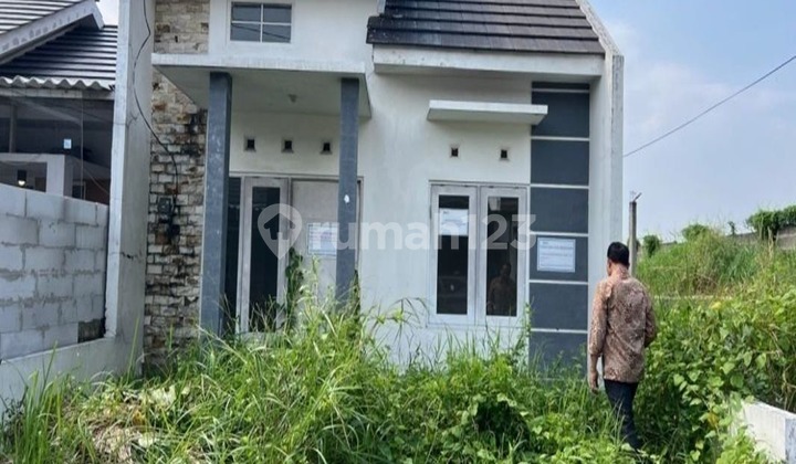 Affordable Good House Near Trans Java Toll Road in Gresik