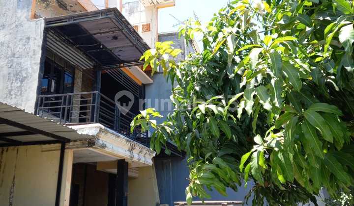 Nice 3-Story House with Swimming Pool in Mutiara Regency Sidoarjo 2