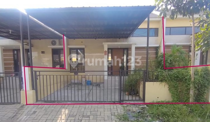 Nice House R8 Near Schools, Malls, and Health Facilities in Driyorejo 2
