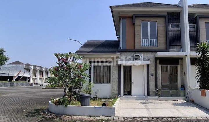 Rumah Dekat Universitas di Gresik Rumah Dekat Universitas di Gresik