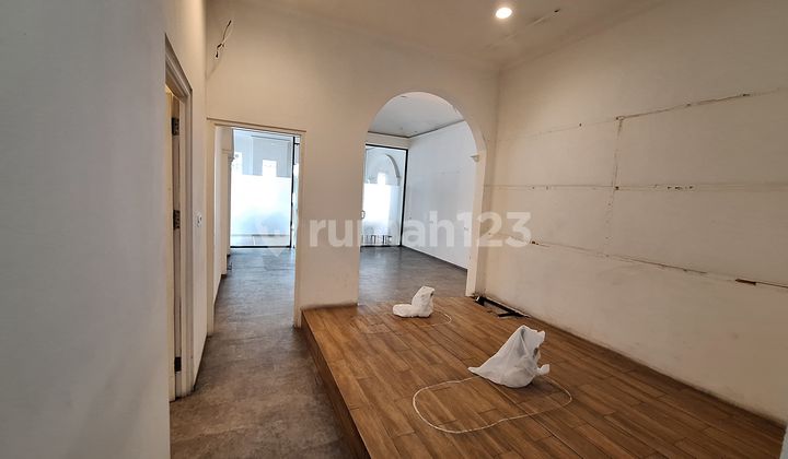 3.5-Story Building for Rent in Gandaria 1 3.5-Story Building for Rent in Gandaria 1