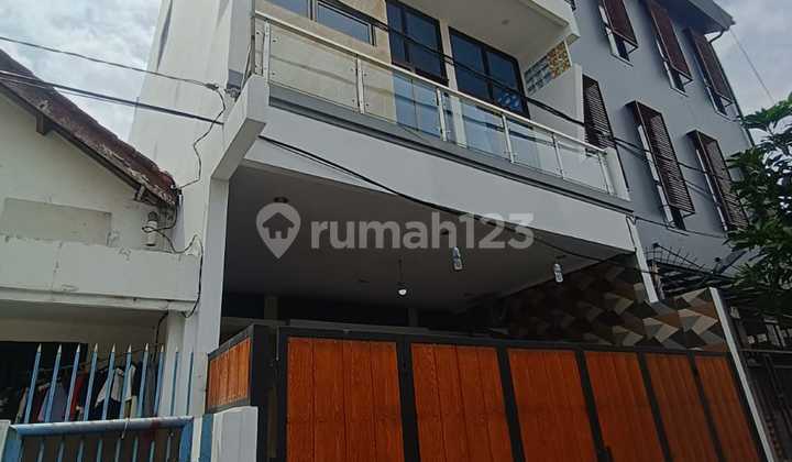 House for Sale in East Tebet, South Jakarta