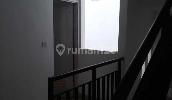 Ruko Avenue 3.5 Floors Ready for Use in Jakarta Garden City, Cakung, East Jakarta 1