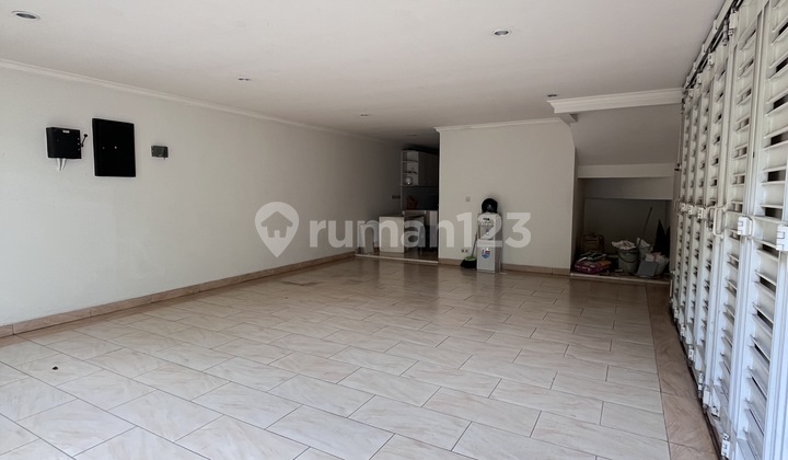 For Rent Luxury American Classic House Kemang 2