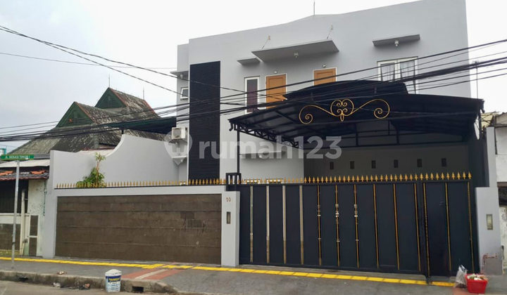 Dijual Rumah Strategis dekat Stasiun Jatinegara