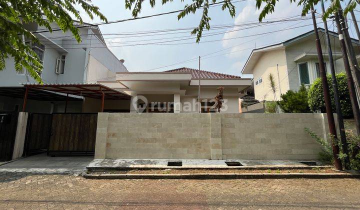 Rumah Modern Asri dan Nyaman di Pejaten Barat 1