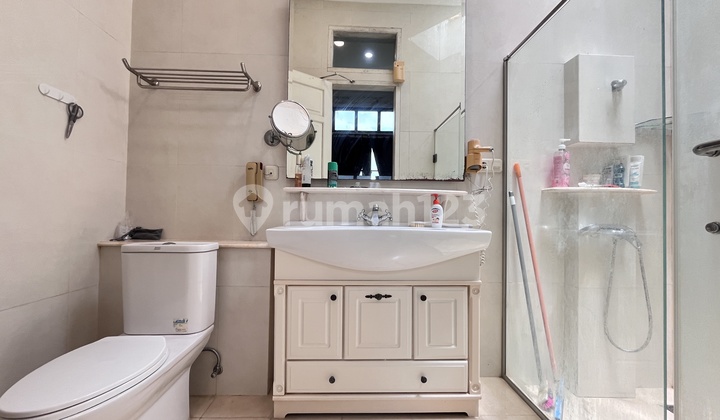 Rumah Mewah dalam Komplek Jakarta Timur,dengan Smart Home 2