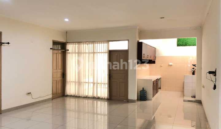 Rumah Terawat di Taman Galaxy Bekasi, Lokasi Strategis 2