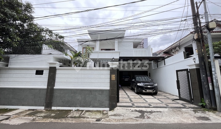 For Rent 2-Story House in Kemang Near CBD & Public Facilities For Rent 2-Story House in Kemang Near CBD & Public Facilities