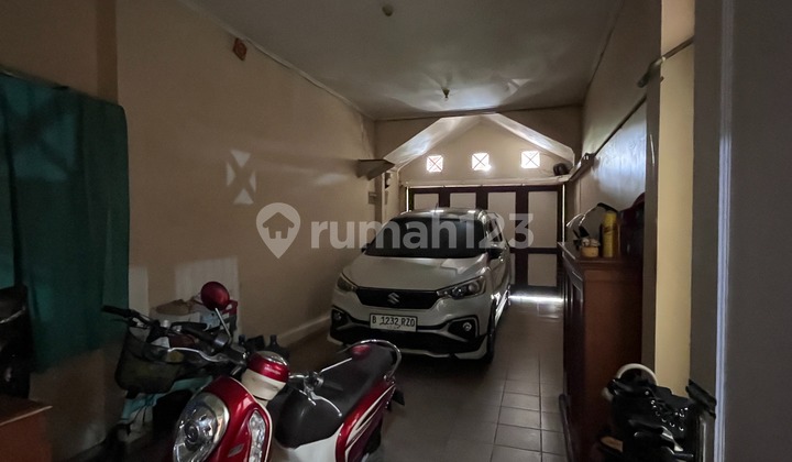 Dijual Rumah Sangat Terawat di Lingkungan Nyaman, Asri 2