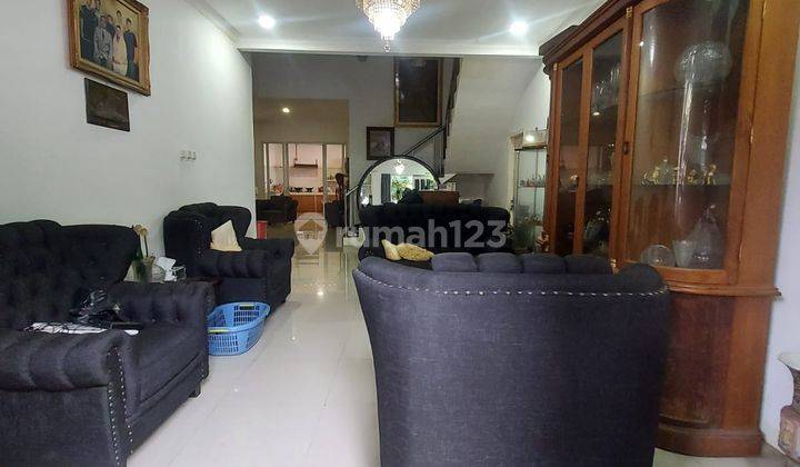 Dijual Rumah dengan Garasi Luar yang luas, Pondok Gede 2