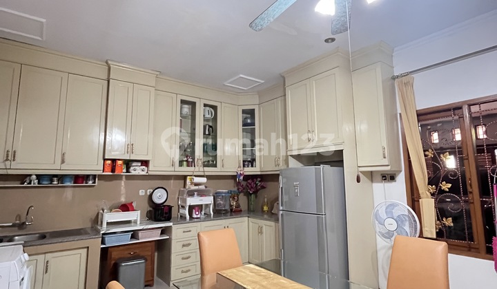 Rumah Hook Mewah Siap Huni depan taman yang Asri 2