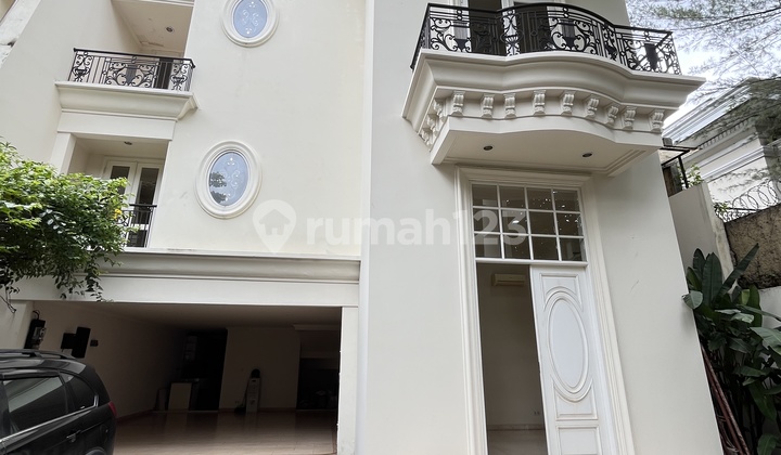 Disewakan Rumah Luxury American Classic Kemang