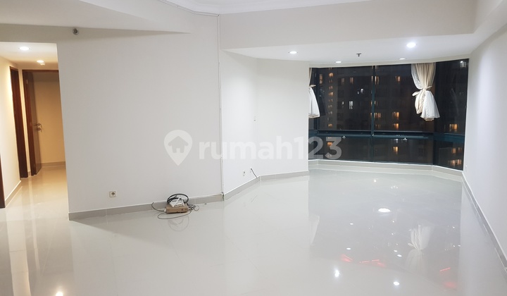 For sale Taman Anggrek condominium apartment 3 bedrooms area 146m2