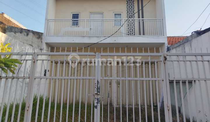 2-STORY SHOPHOUSE SUITABLE FOR BUSINESS, LOCATED IN A BUSY AND STRATEGIC AREA IN BALONGSARI 1