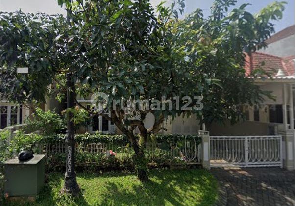 Ready-to-Occupy Well-Maintained Palace House in East Dieng, Malang 2