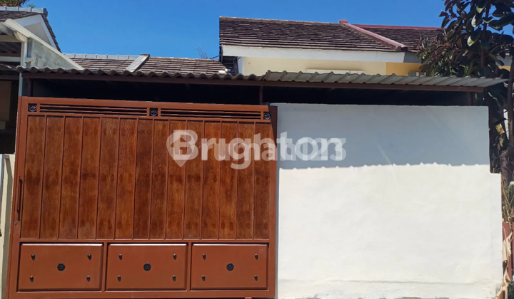 Well-Maintained Ready-to-Occupy House in East Gunung Anyar