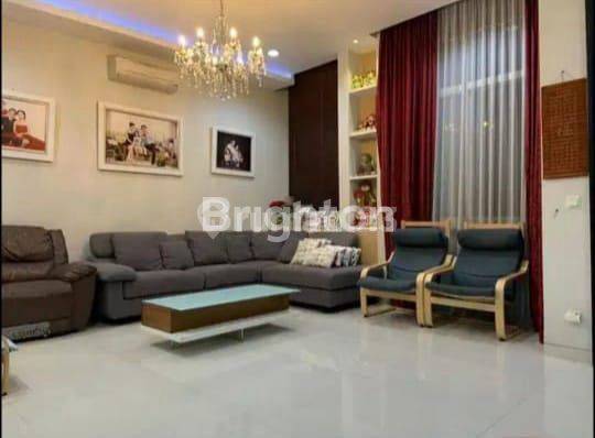 DIBAWAH HARGA STANDARD!! Rumah Town House dekat Mall Taman Aggrek dan Central Park 1