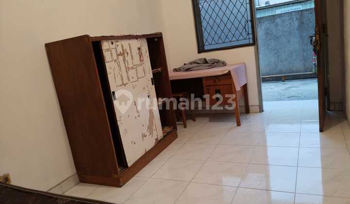 Cheap Boarding House for Sale in Grogol, 264M2, 3 Floors, 32 Rooms, Price 5.5M Negotiable 2