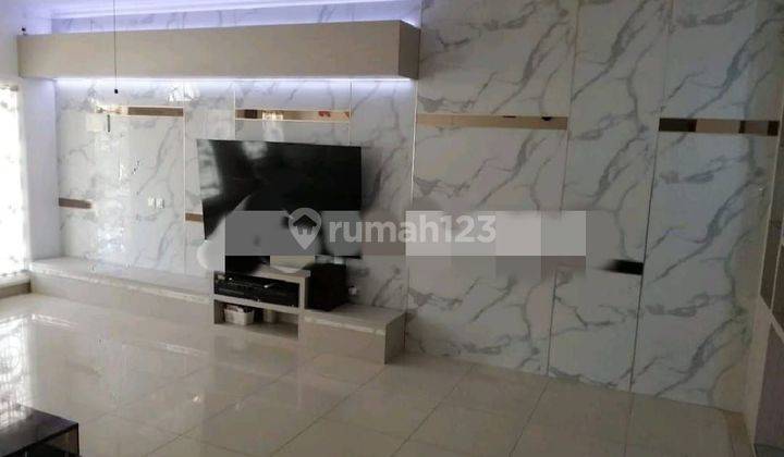 Dijual Rumah Keren Full Furnish di Green Mansion 2