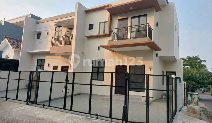Cakep Worth It! Sisa 1 Unit Rumah Baru Siap Huni di Metland Puri