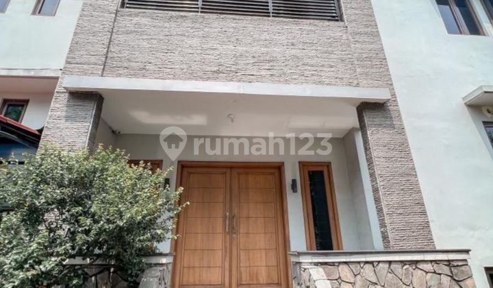 For Sale Well-Maintained and Neat House in Taman Meruya Ilir 2