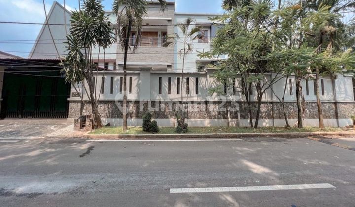 Dijual Rumah Terawat Dan Rapih Di Taman Meruya Ilir