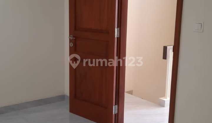 Dijual Rumah Di Cluster Amerika Green Lake 2