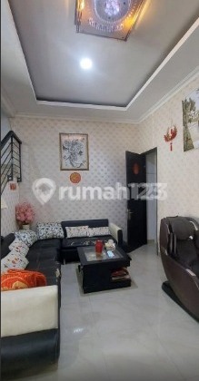 Rumah 3 Lantai di Taman Ratu Jakarta Barat