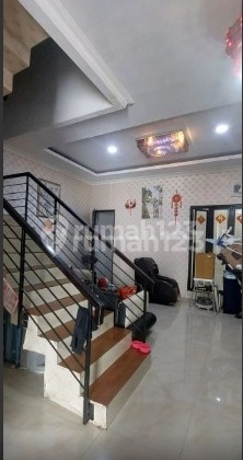 Rumah 3 Lantai di Taman Ratu Jakarta Barat 2