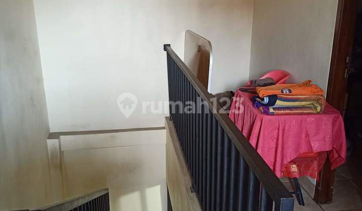 Well-Maintained and Nice House in Poris Indah Strategic Location. 2