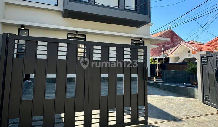 Rumah Mewah Scandinavian Style 2 Lantai Akses Strategis  2