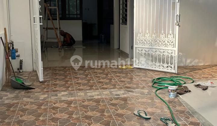 Kayu Putih, Central Road, 3 Cars Semi-Furnished 2