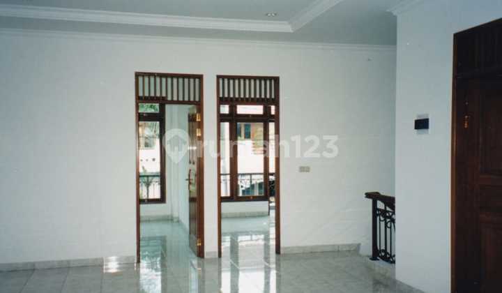 Dijual Rumah 2 Lantai Di Pulomas SIap Huni Anti Banjir 2