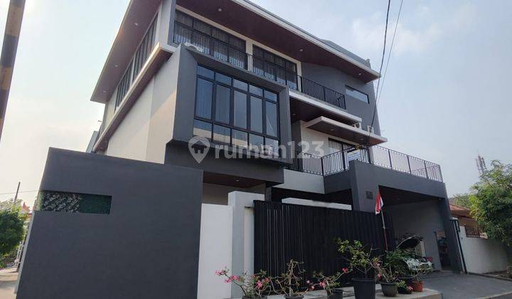 Dijual Rumah Sunter 3,5 Lantai Ada Lift Brand New  1