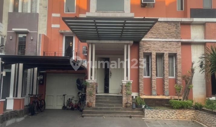 Park View Kelapa Gading 3-Story Ready-to-Occupy Beautiful House