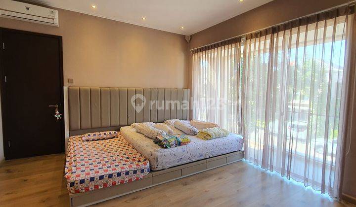 Sewa Rumah Elite di Golf Island Pantai Indah Kapuk Furnished Mewah Terima Wna 2