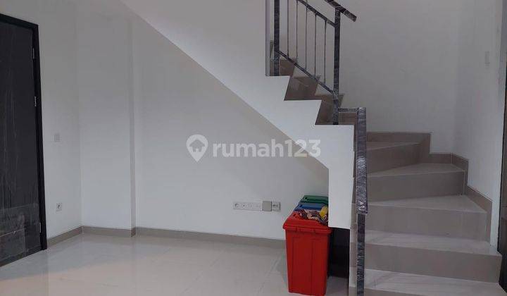 Sewa Rumah Pik 2 Milenial 2 Lantai Dan 2 Kamar Tidur 3 Ac 2