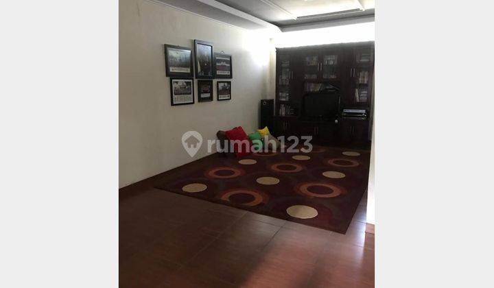 ruang keluarga rumah mewah full furnish guruminda