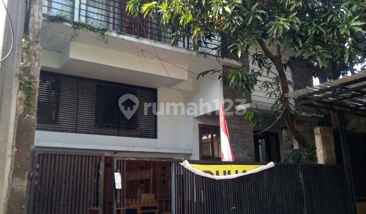 Nice Well-Maintained House Ready to Live In Turangga Area Nice Well-Maintained House Ready to Live In Turangga Area