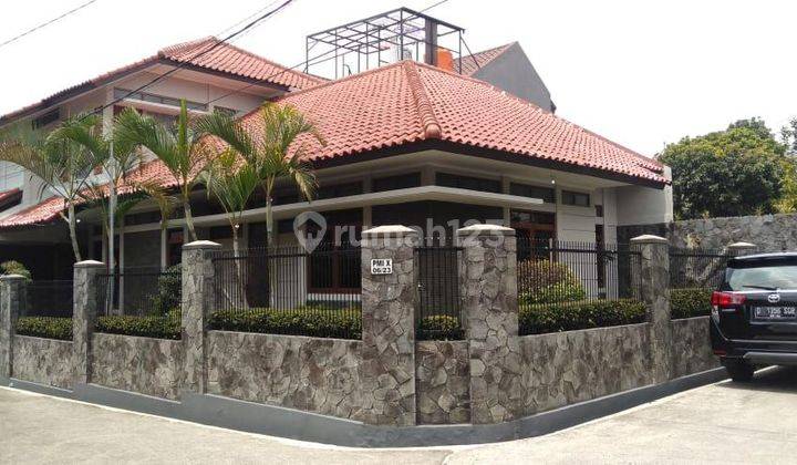 Rumah Hoek 2 Lantai Bagus SHM di Cibabat, Bandung 1