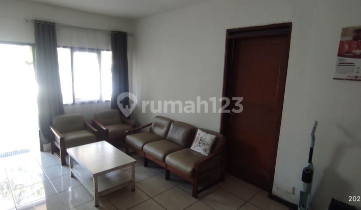 A well-maintained, move-in ready house in the Buahbatu Lengkong Turangga wing. 2