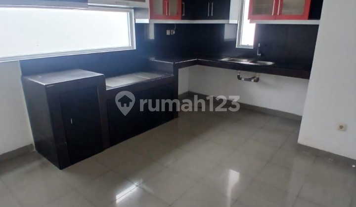 Rumah Semi Furnished Dengan Tanah Luas Dekat Sekolah Dan Mall 2