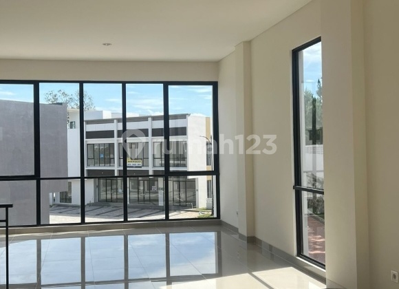 New 2-Story Ruko in Gading Serpong Suitable for Culinary Business New 2-Story Ruko in Gading Serpong Suitable for Culinary Business