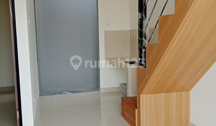 Rumah Compact Free Mezzanine Dekat Aeon Mall Bsd City