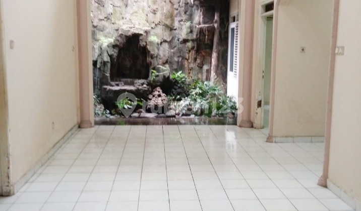 Rumah Dengan Tanah Luas Dekat Summarecon Mall Serpong Dan Sekolah Rumah Dengan Tanah Luas Dekat Summarecon Mall Serpong Dan Sekolah