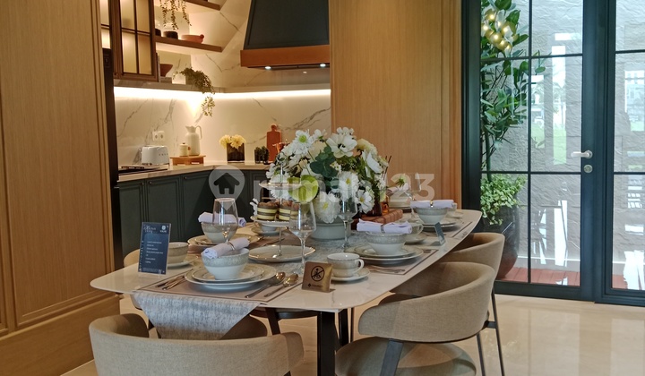 Rumah American Classic 3 Lantai Di Serpong 2