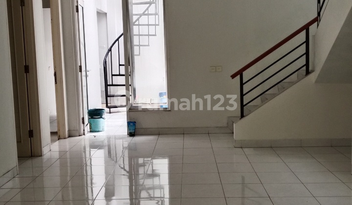 Rumah Siap Huni 2 Lantai Dekat Summarecon Mall Serpong 2